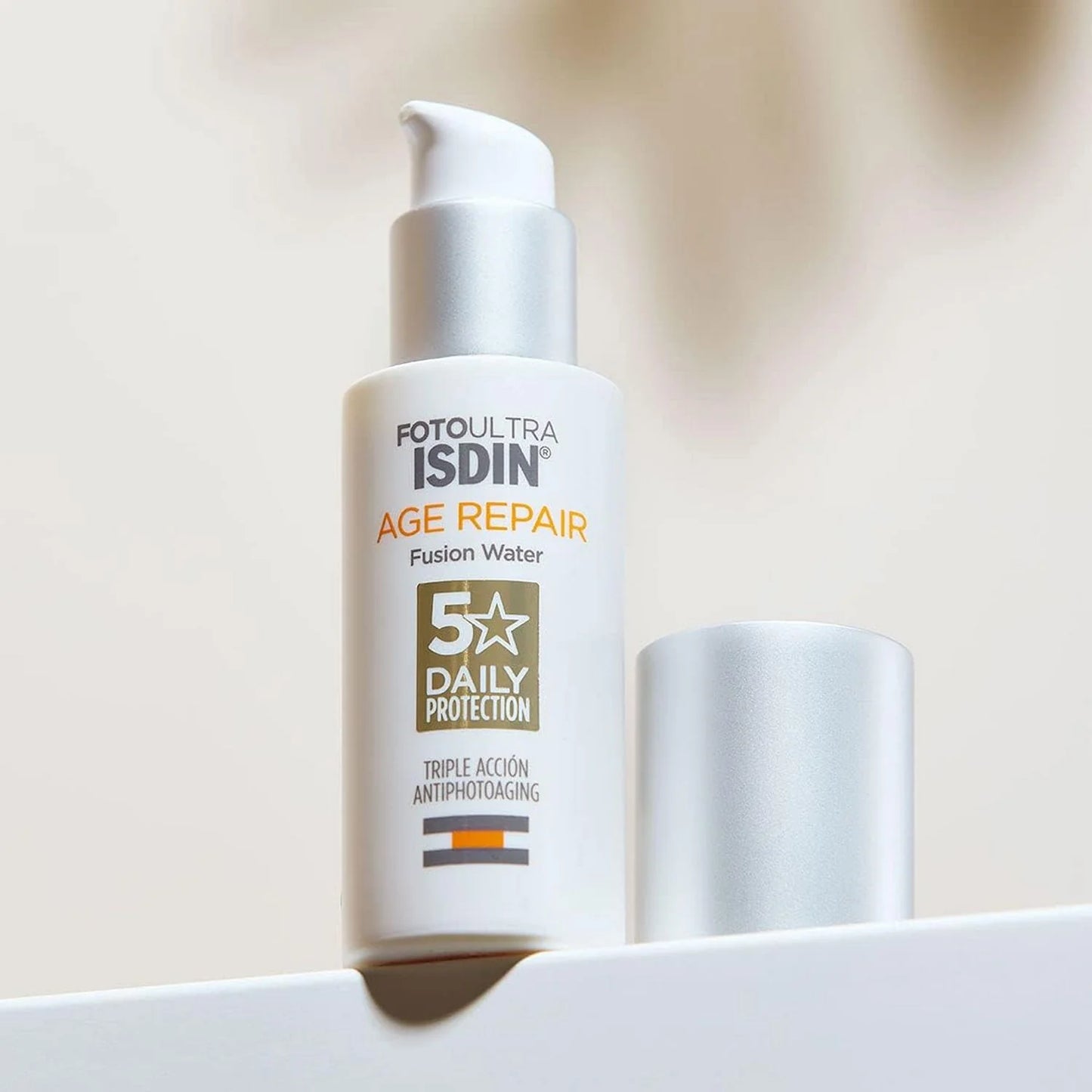 ISDIN - Foto Ultra ISDIN Age Repair Fusion Water SPF 50