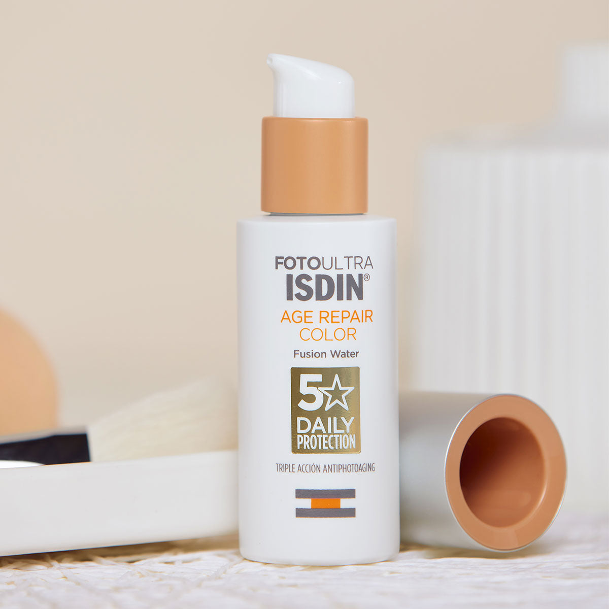 ISDIN - Foto Ultra ISDIN Age Repair Fusion Water SPF 50